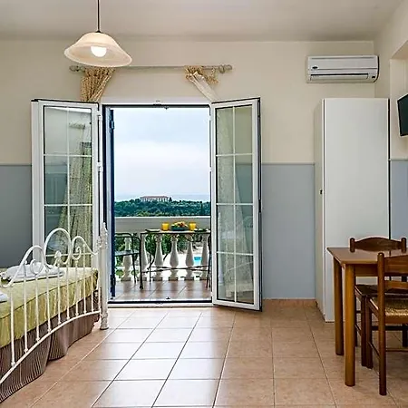Elaias Gi Aparthotel